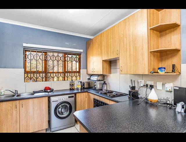2 BEDROOM TOWNHOUSE RENTED IN VORNA VALLEY